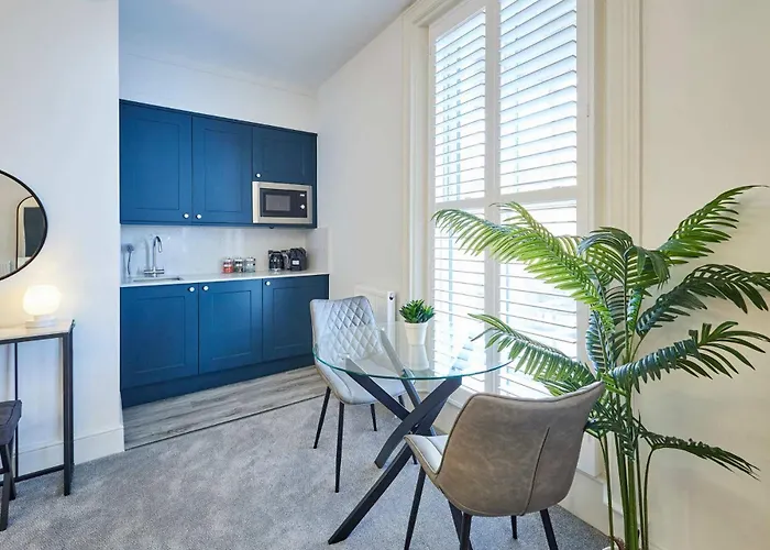 Aparthotel Host & - The Langley 3*