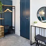 Host & - The Langley 公寓式酒店
