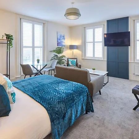 Host & - The Langley