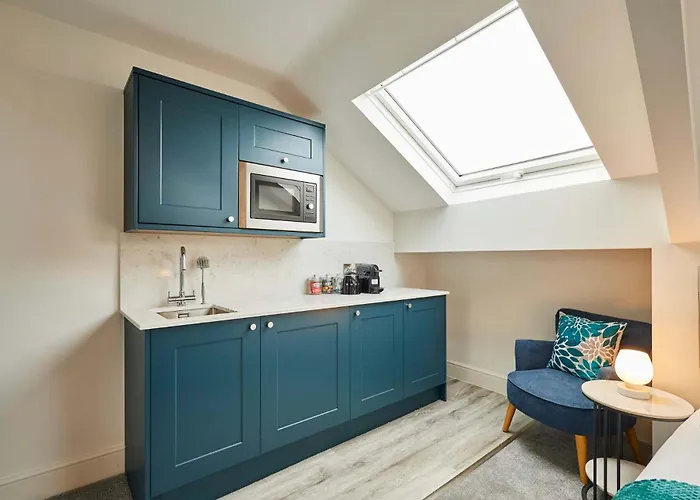 Host & - The Langley