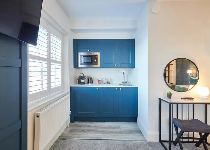 Host & - The Langley