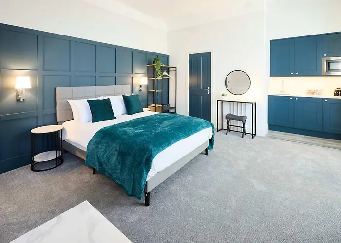 Hotel apartamentowy Host & - The Langley 3*