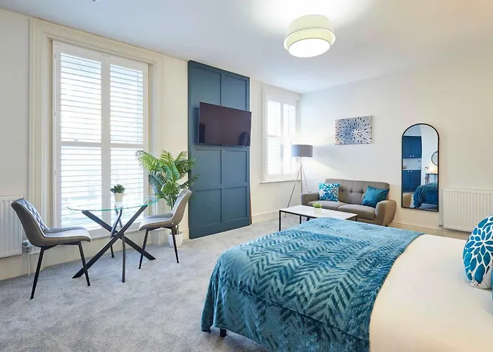 Hotel apartamentowy Host & - The Langley