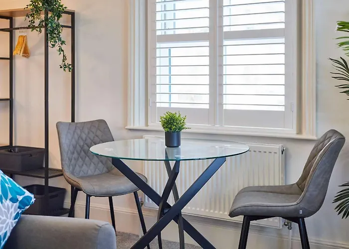 Hotel apartamentowy Host & - The Langley