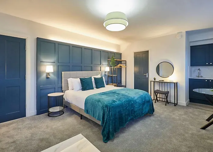 Hotel apartamentowy Host & - The Langley 3*